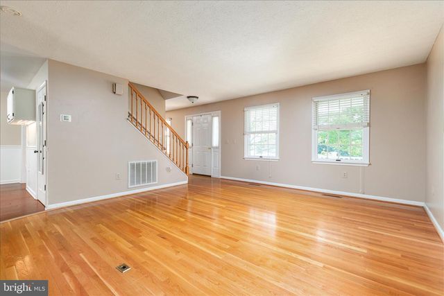 590 FULTON DR, Strasburg, VA 22657