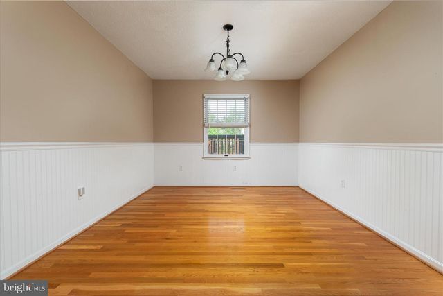 590 FULTON DR, Strasburg, VA 22657