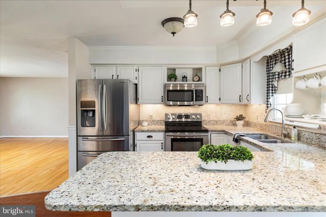 590 FULTON DR, Strasburg, VA 22657