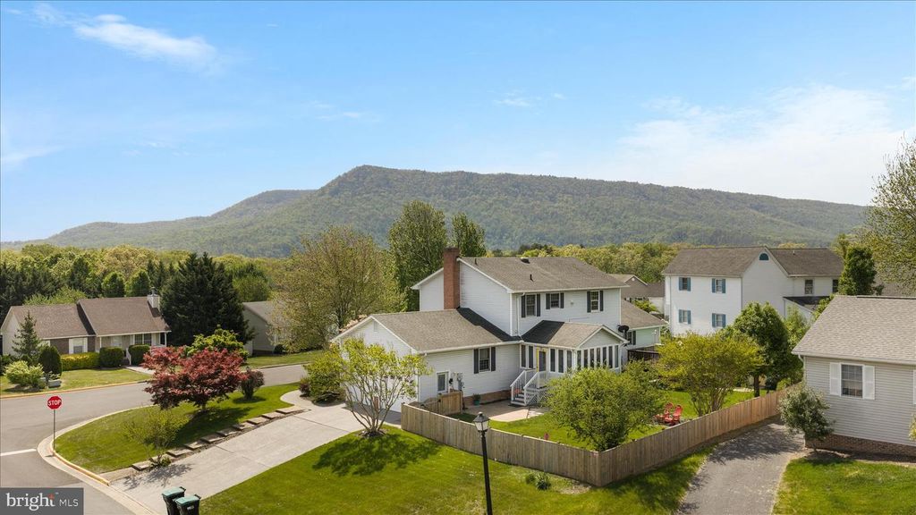 590 FULTON DR, Strasburg, VA 22657