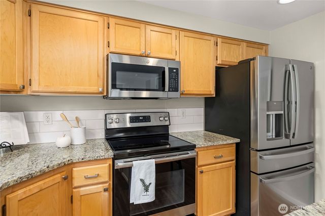 27217 213th Place SE, Maple Valley, WA 98038