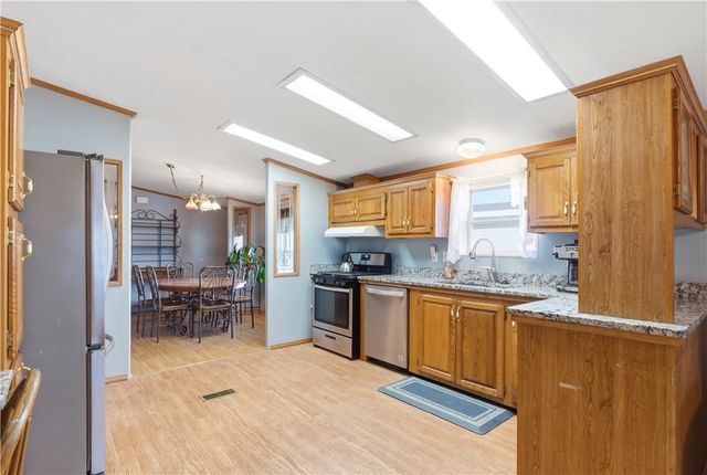 137 South Point Drive, Fairborn, OH 45324