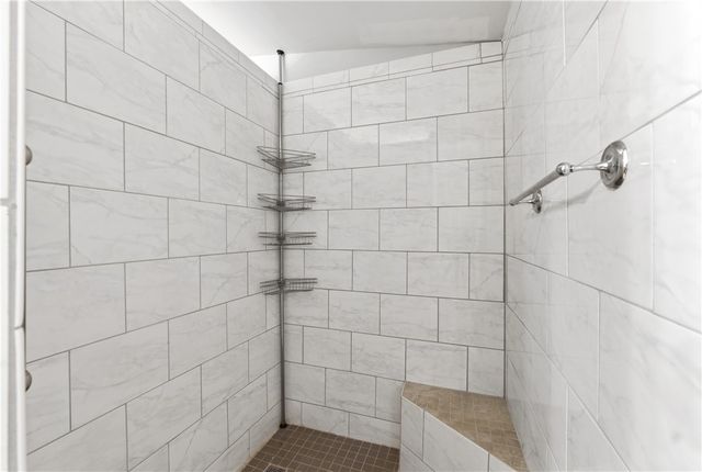 137 South Point Drive, Fairborn, OH 45324