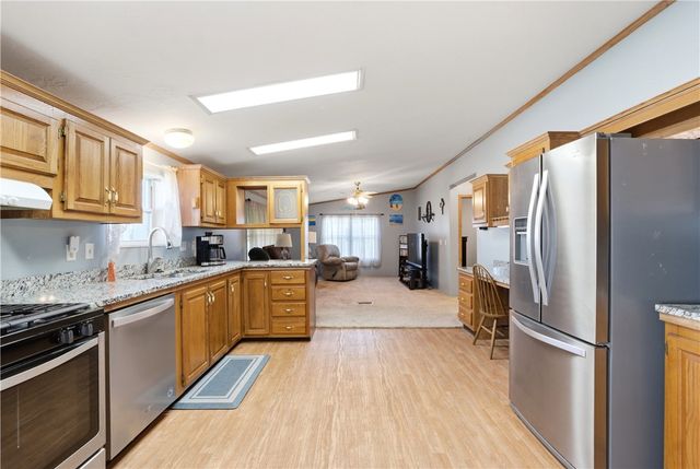 137 South Point Drive, Fairborn, OH 45324