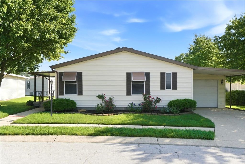 137 South Point Drive, Fairborn, OH 45324
