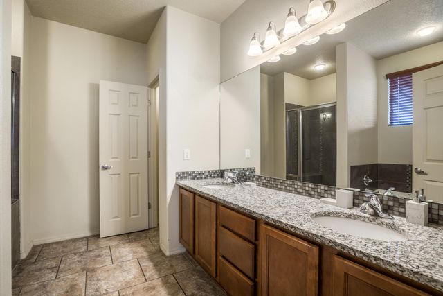 2331 Gandert Avenue SE, Albuquerque, NM 87106