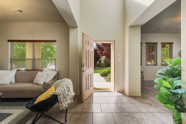 2331 Gandert Avenue SE, Albuquerque, NM 87106