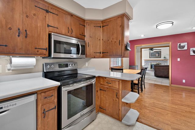 5106 Columbia ROAD, Cedarburg, WI 53012