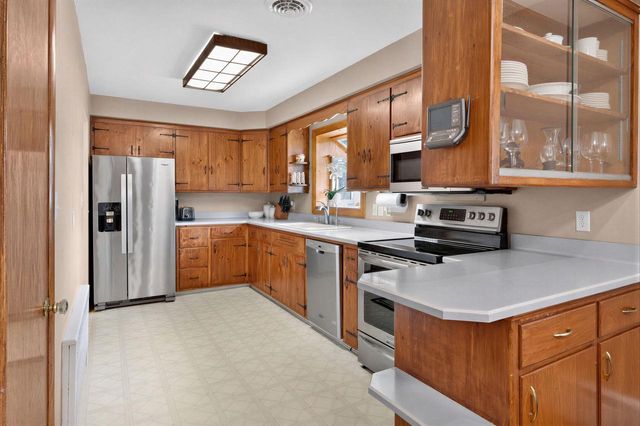 5106 Columbia ROAD, Cedarburg, WI 53012
