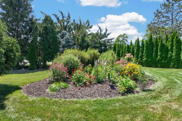 5106 Columbia ROAD, Cedarburg, WI 53012