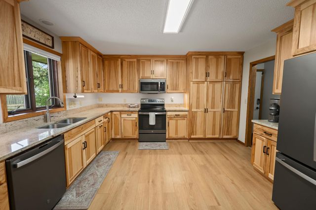 1063 County Road 134, Saint Cloud, MN 56303