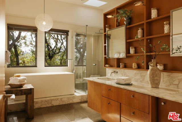 43 Haldeman Road, Santa Monica, CA 90402