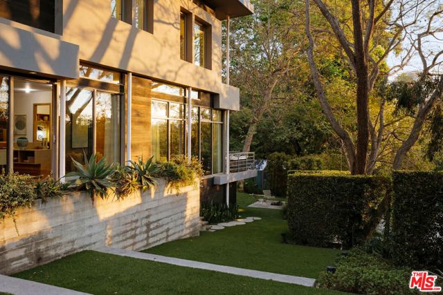43 Haldeman Road, Santa Monica, CA 90402