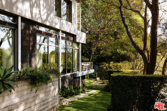 43 Haldeman Road, Santa Monica, CA 90402