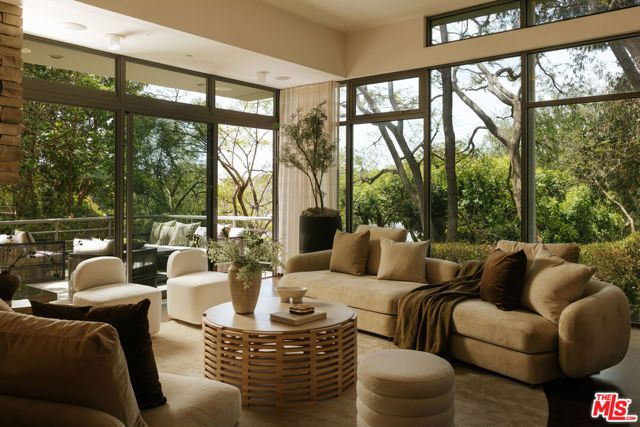 43 Haldeman Road, Santa Monica, CA 90402