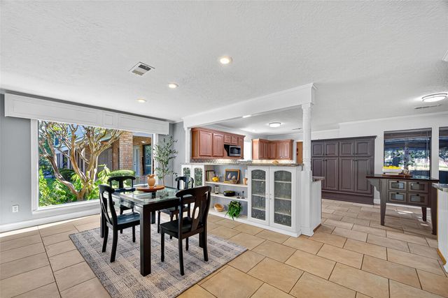 186 Old Bridge Lake, Houston, TX 77069