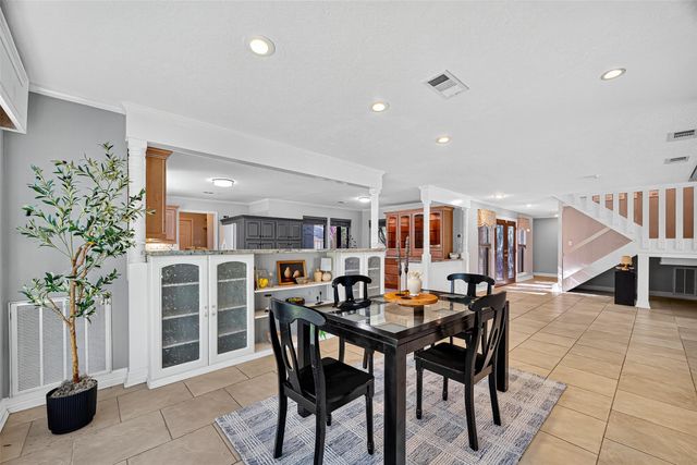 186 Old Bridge Lake, Houston, TX 77069