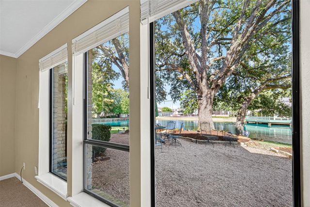 186 Old Bridge Lake, Houston, TX 77069