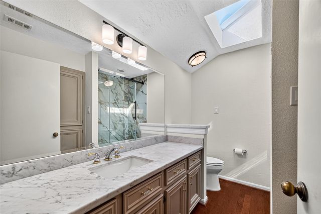 186 Old Bridge Lake, Houston, TX 77069