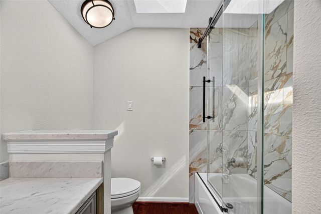 186 Old Bridge Lake, Houston, TX 77069