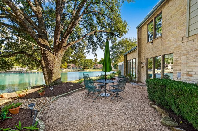 186 Old Bridge Lake, Houston, TX 77069