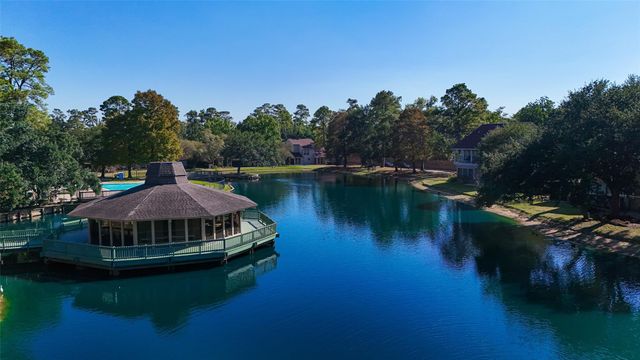 186 Old Bridge Lake, Houston, TX 77069