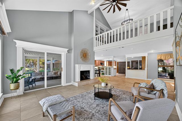 186 Old Bridge Lake, Houston, TX 77069