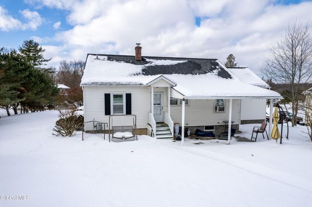 31 Colehamer Avenue, Brunswick, NY 12180