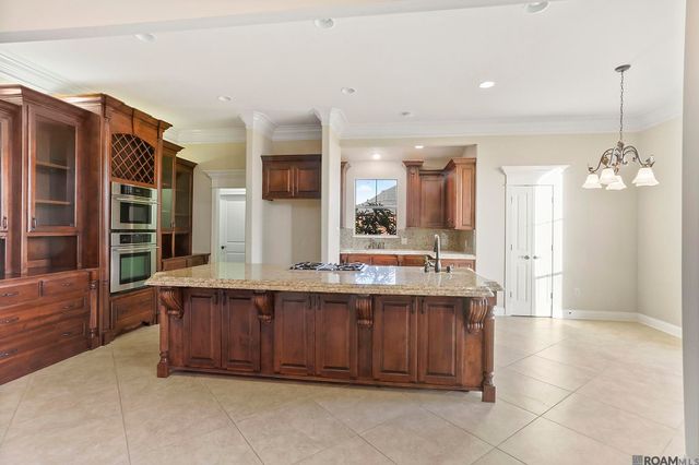 40010 Farm Rd, Gonzales, LA 70737