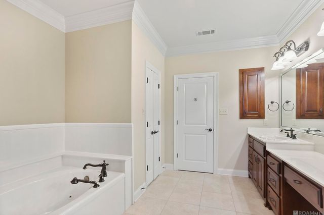 40010 Farm Rd, Gonzales, LA 70737