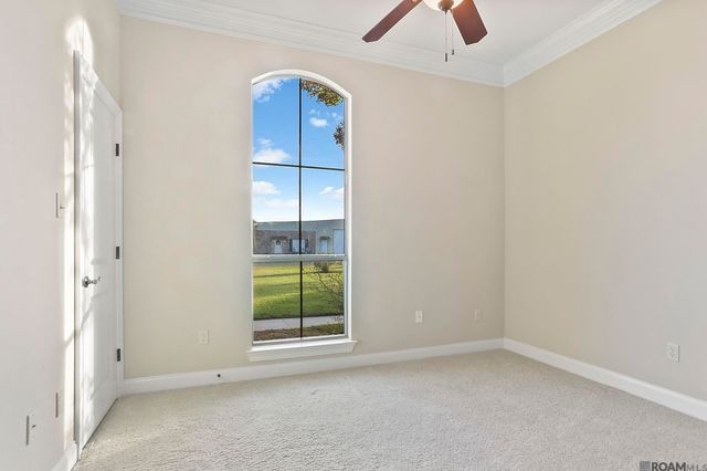 40010 Farm Rd, Gonzales, LA 70737