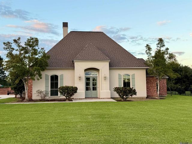 40010 Farm Rd, Gonzales, LA 70737