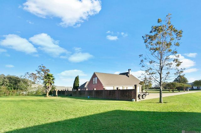 40010 Farm Rd, Gonzales, LA 70737
