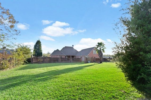 40010 Farm Rd, Gonzales, LA 70737