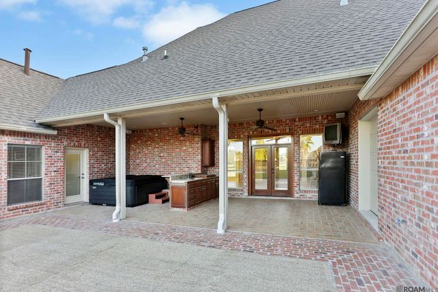 40010 Farm Rd, Gonzales, LA 70737