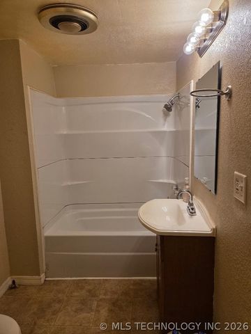 214 S 4th, Eufaula, OK 74432