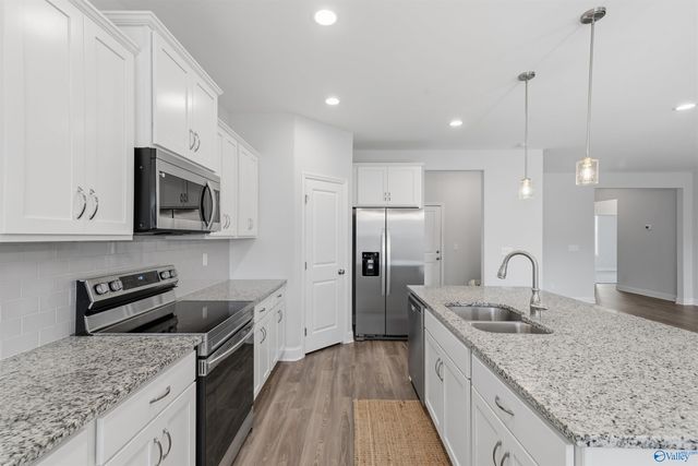 700 Ronnie Drive SE, Hartselle, AL 35640