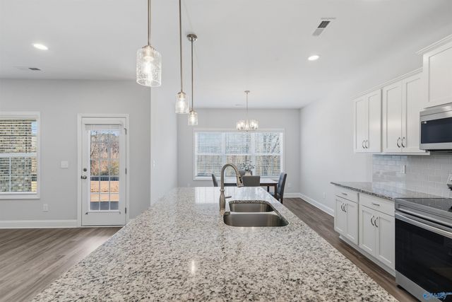 700 Ronnie Drive SE, Hartselle, AL 35640