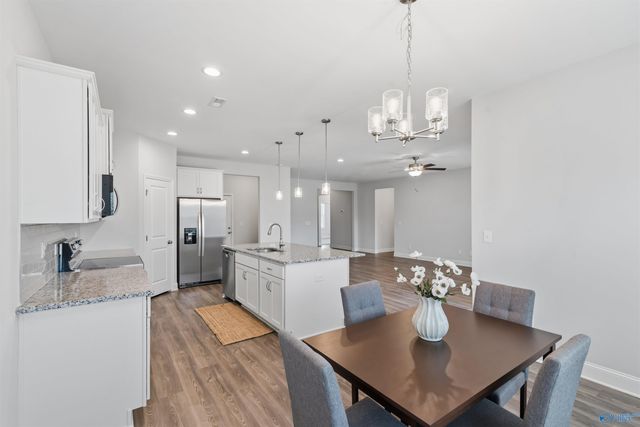 700 Ronnie Drive SE, Hartselle, AL 35640