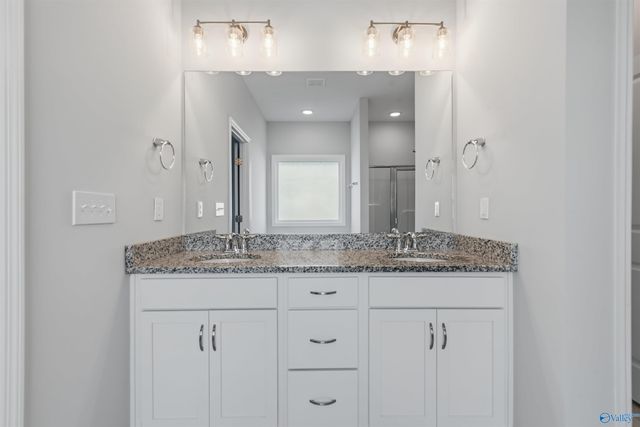 700 Ronnie Drive SE, Hartselle, AL 35640