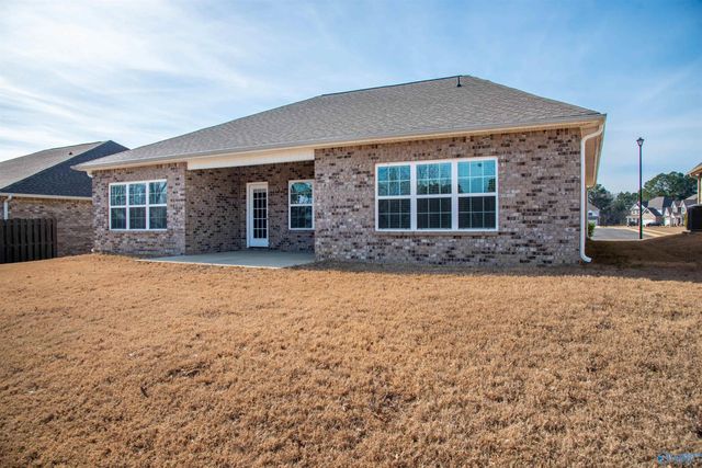 700 Ronnie Drive SE, Hartselle, AL 35640