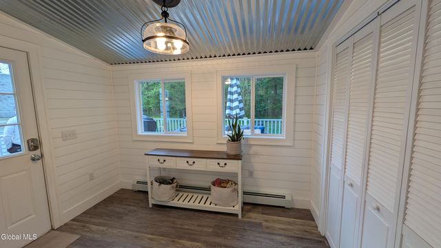 202 Hetcheltown Road, Glenville, NY 12302