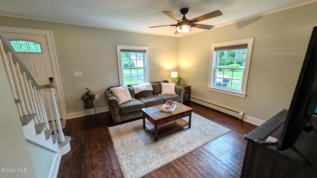202 Hetcheltown Road, Glenville, NY 12302