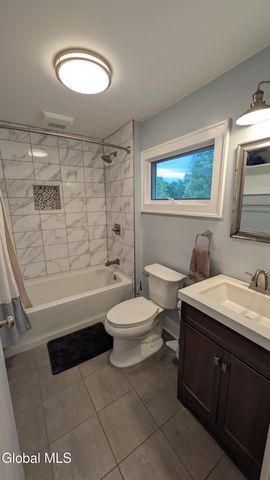 202 Hetcheltown Road, Glenville, NY 12302