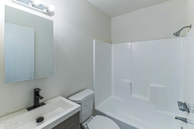 2719 W MARYLAND Avenue, Phoenix, AZ 85017