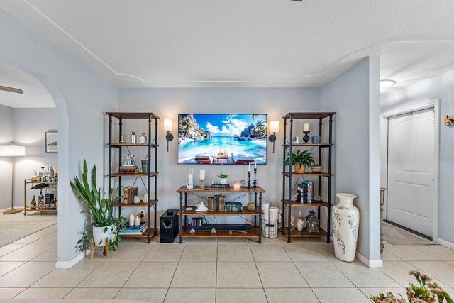 2527 SW 12th Street, Boynton Beach, FL 33426