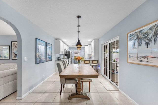 2527 SW 12th Street, Boynton Beach, FL 33426