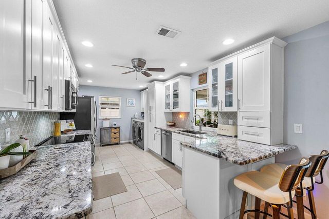 2527 SW 12th Street, Boynton Beach, FL 33426