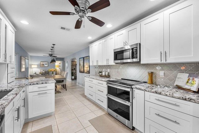 2527 SW 12th Street, Boynton Beach, FL 33426
