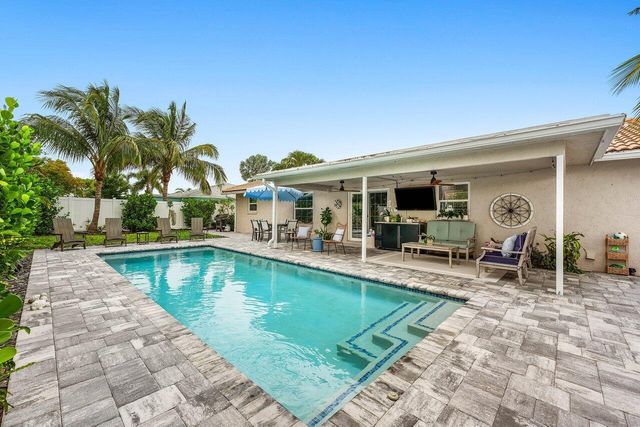 2527 SW 12th Street, Boynton Beach, FL 33426